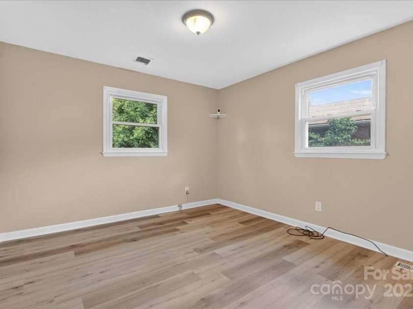 2221 Ludlow Drive, Charlotte, NC 28216.  MLS# CAR4292812, YatesRealty ID 33644. Alt view of Primary Bedroom *Unstaged*
