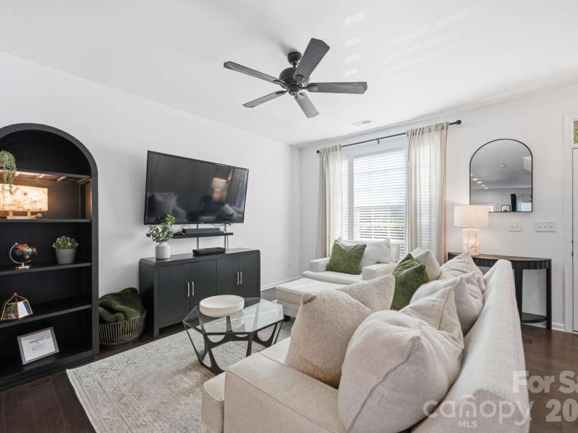 1353 Jacemans Way, Cornelius, NC 28031.  MLS# CAR4382389, YatesRealty ID 33645. Living Room