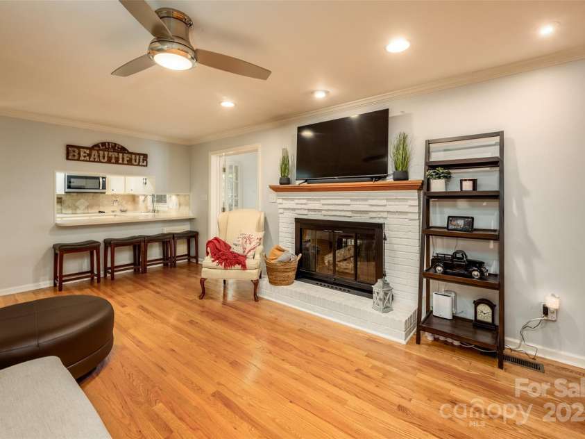 651 Heatherly Road, Mooresville, NC 28115.  MLS# CAR4289024, YatesRealty ID 33645. 