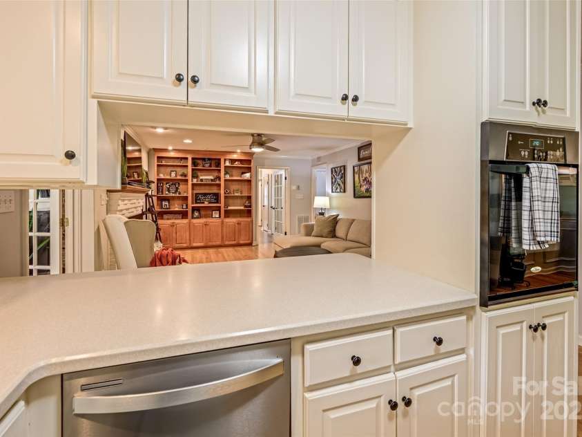 651 Heatherly Road, Mooresville, NC 28115.  MLS# CAR4289024, YatesRealty ID 33645. 