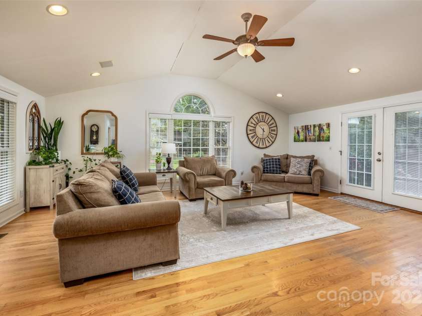 651 Heatherly Road, Mooresville, NC 28115.  MLS# CAR4289024, YatesRealty ID 33645. 