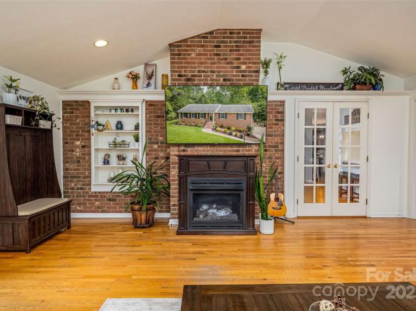 651 Heatherly Road, Mooresville, NC 28115.  MLS# CAR4289024, YatesRealty ID 33645. 