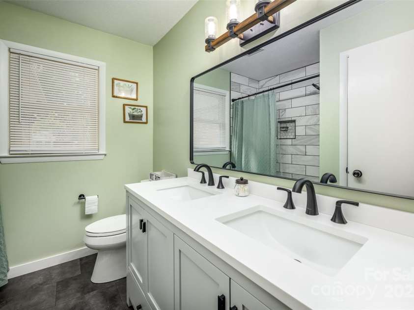 651 Heatherly Road, Mooresville, NC 28115.  MLS# CAR4289024, YatesRealty ID 33645. 