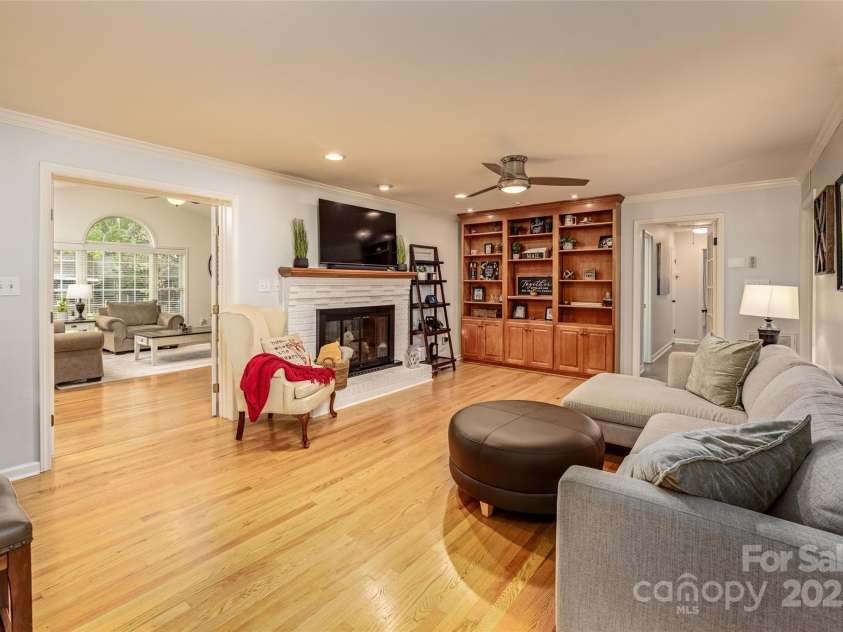 651 Heatherly Road, Mooresville, NC 28115.  MLS# CAR4289024, YatesRealty ID 33645. Gorgeous floors