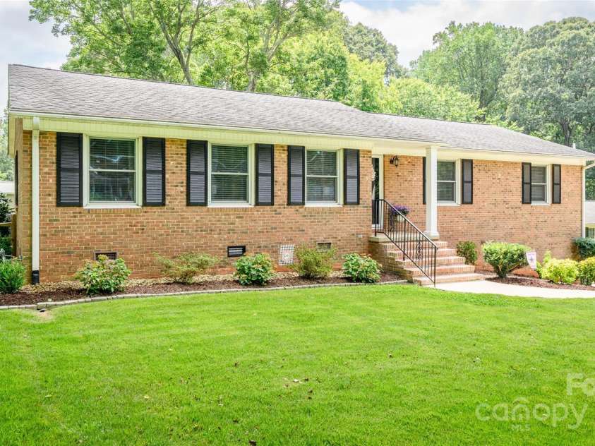 651 Heatherly Road, Mooresville, NC 28115.  MLS# CAR4289024, YatesRealty ID 33645. Home Sweet Home