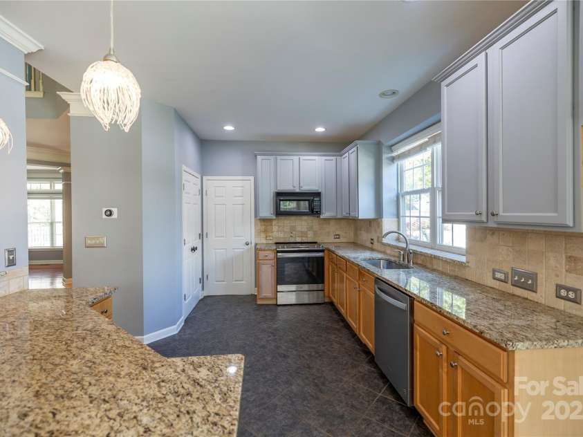 15712 Trenton Place Road, Huntersville, NC 28078.  MLS# CAR4292815, YatesRealty ID 33646. 