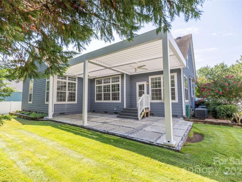 15712 Trenton Place Road, Huntersville, NC 28078.  MLS# CAR4292815, YatesRealty ID 33646. 