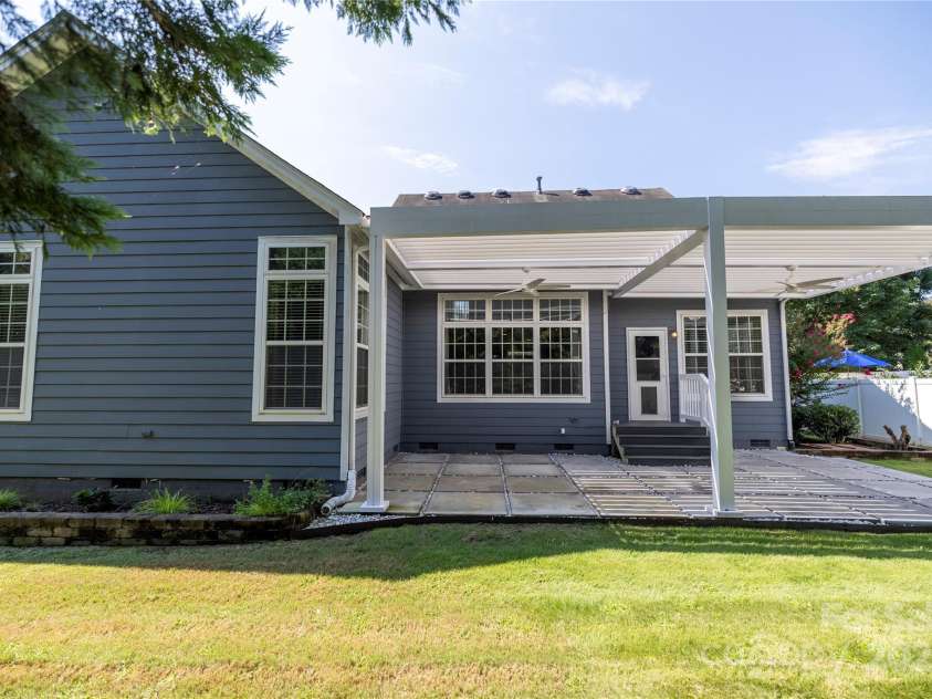 15712 Trenton Place Road, Huntersville, NC 28078.  MLS# CAR4292815, YatesRealty ID 33646. 