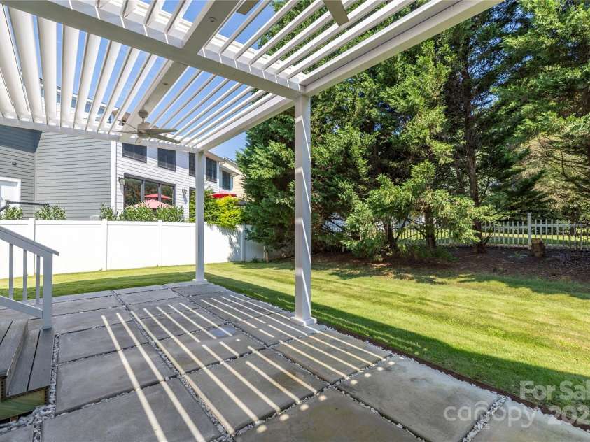 15712 Trenton Place Road, Huntersville, NC 28078.  MLS# CAR4292815, YatesRealty ID 33646. 