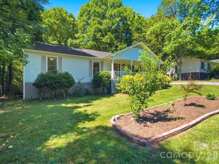 1949 Ridge Road, Clover, SC 29710.  MLS# CAR4396969, YatesRealty ID 33646. 