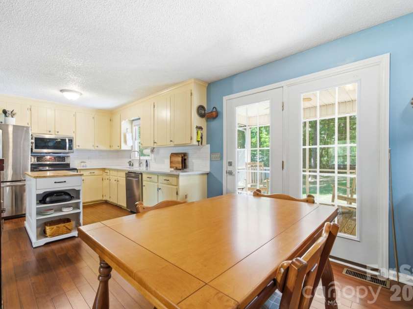 1949 Ridge Road, Clover, SC 29710.  MLS# CAR4396969, YatesRealty ID 33646. Dining