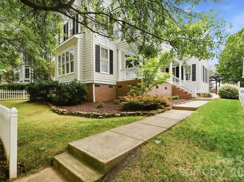 716 Shady Grove Crossing, Fort Mill, SC 29708.  MLS# CAR4395468, YatesRealty ID 33647. 