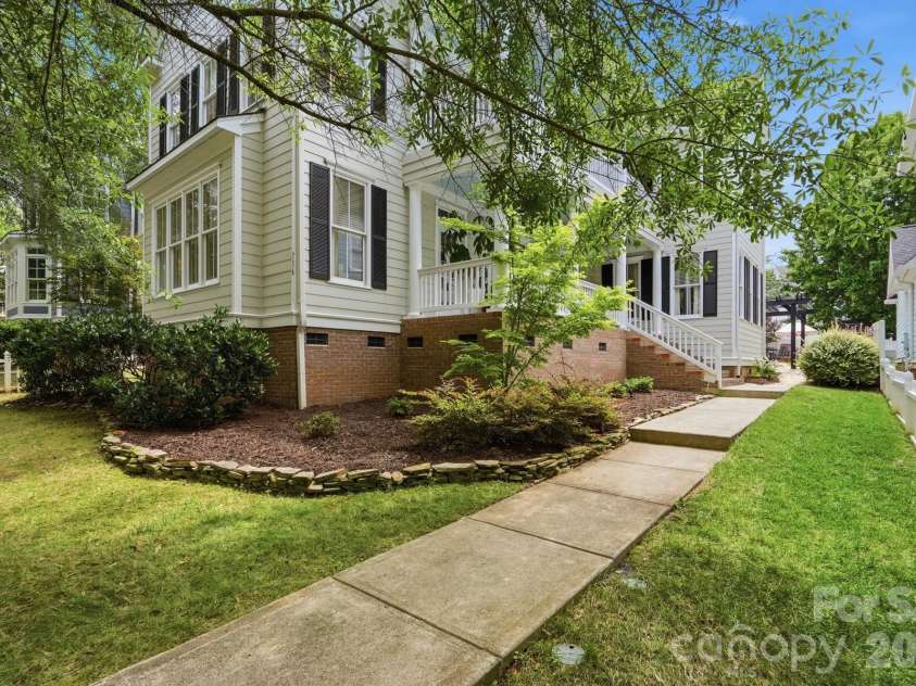 716 Shady Grove Crossing, Fort Mill, SC 29708.  MLS# CAR4395468, YatesRealty ID 33647. 