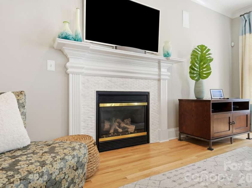 716 Shady Grove Crossing, Fort Mill, SC 29708.  MLS# CAR4395468, YatesRealty ID 33647. 