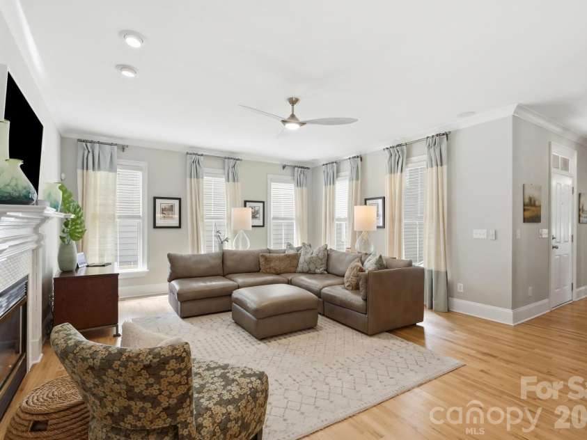 716 Shady Grove Crossing, Fort Mill, SC 29708.  MLS# CAR4395468, YatesRealty ID 33647. 