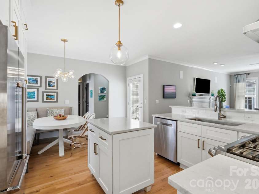 716 Shady Grove Crossing, Fort Mill, SC 29708.  MLS# CAR4395468, YatesRealty ID 33647. 