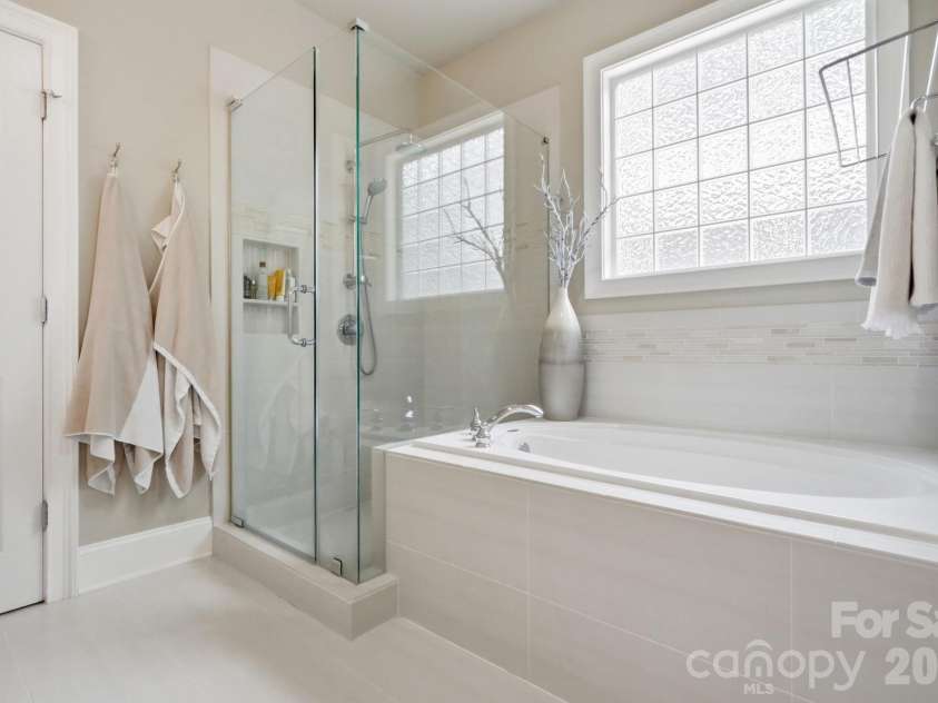 716 Shady Grove Crossing, Fort Mill, SC 29708.  MLS# CAR4395468, YatesRealty ID 33647. 