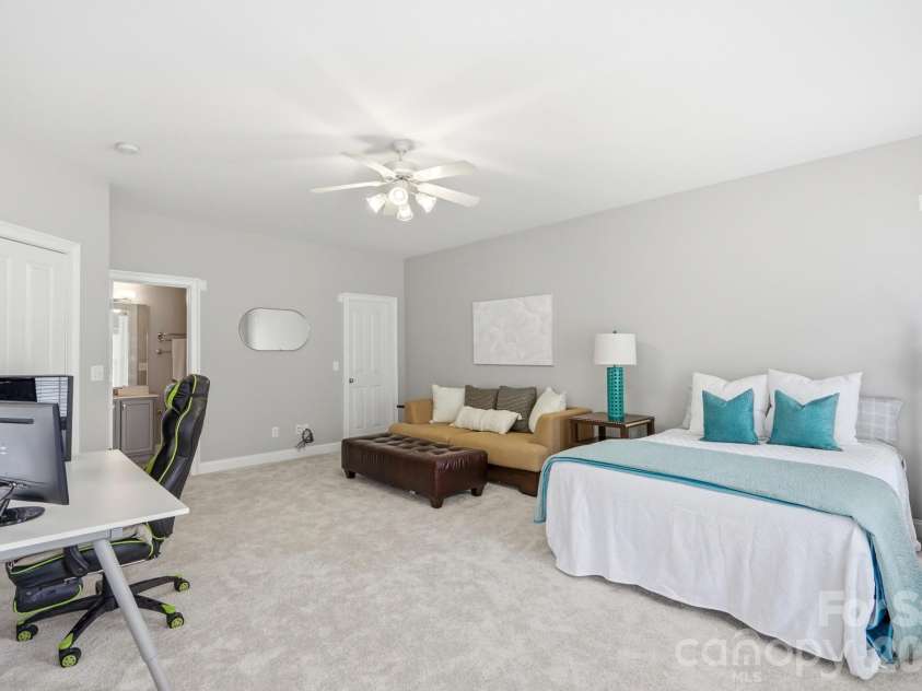 716 Shady Grove Crossing, Fort Mill, SC 29708.  MLS# CAR4395468, YatesRealty ID 33647. 