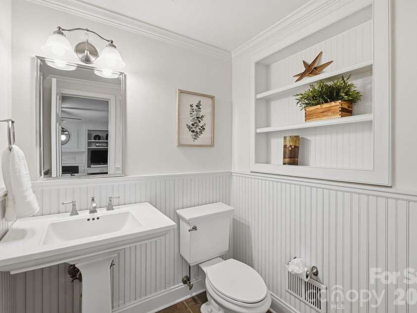 3635 Severn Avenue, Charlotte, NC 28210.  MLS# CAR4394133, YatesRealty ID 33648. 
