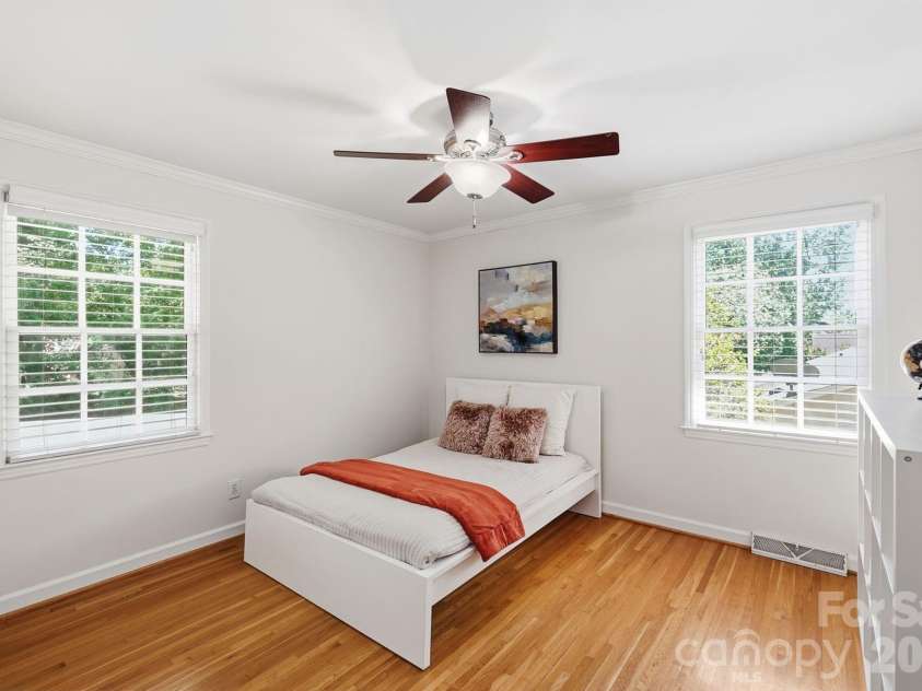 3635 Severn Avenue, Charlotte, NC 28210.  MLS# CAR4394133, YatesRealty ID 33648. 