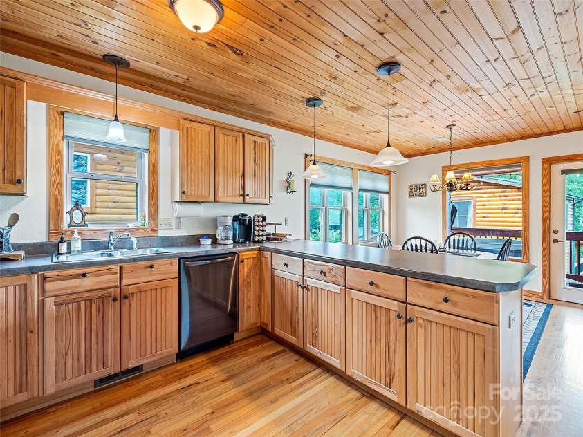 42 Bonus Court, Maggie Valley, NC 28751.  MLS# CAR4290265, YatesRealty ID 33648. 