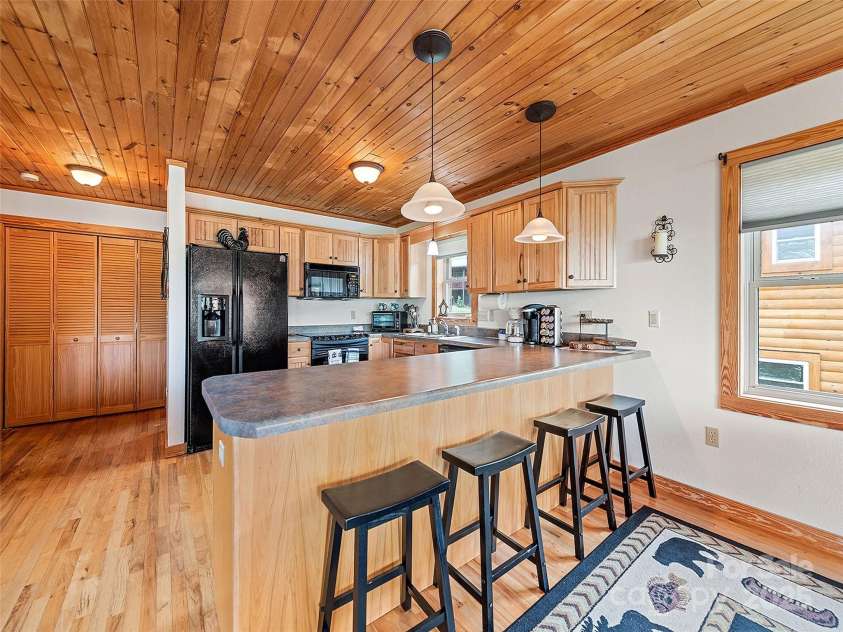 42 Bonus Court, Maggie Valley, NC 28751.  MLS# CAR4290265, YatesRealty ID 33648. 