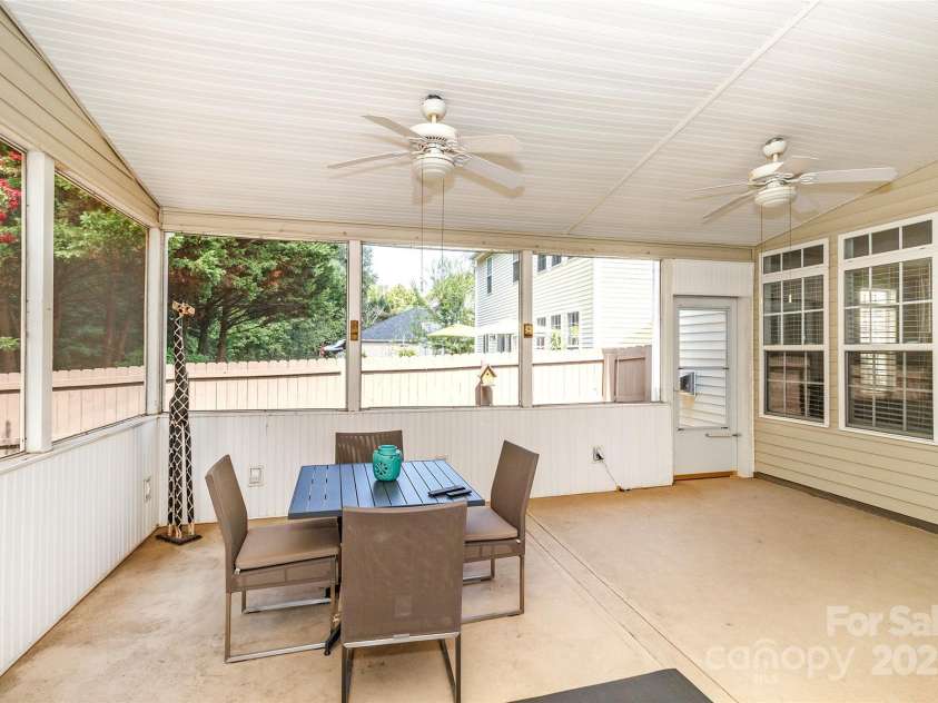 1814 Wilburn Park Lane, Charlotte, NC 28269.  MLS# CAR4291427, YatesRealty ID 33649. 