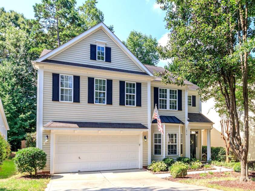 1814 Wilburn Park Lane, Charlotte, NC 28269.  MLS# CAR4291427, YatesRealty ID 33649. 