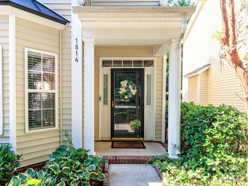 1814 Wilburn Park Lane, Charlotte, NC 28269.  MLS# CAR4291427, YatesRealty ID 33649. 