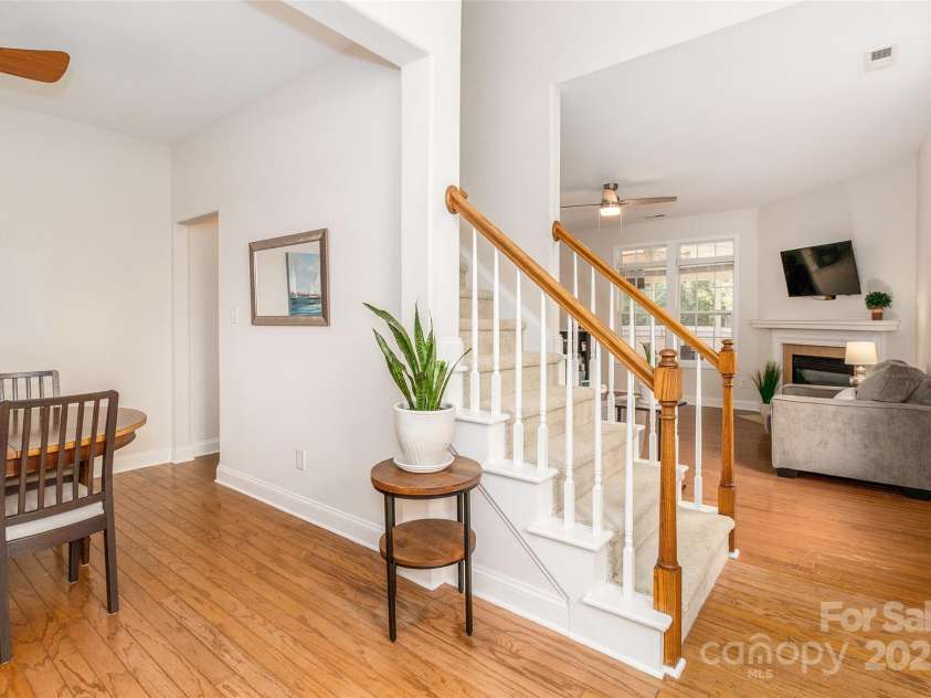 1814 Wilburn Park Lane, Charlotte, NC 28269.  MLS# CAR4291427, YatesRealty ID 33649. 