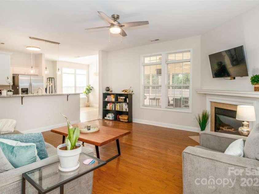 1814 Wilburn Park Lane, Charlotte, NC 28269.  MLS# CAR4291427, YatesRealty ID 33649. 