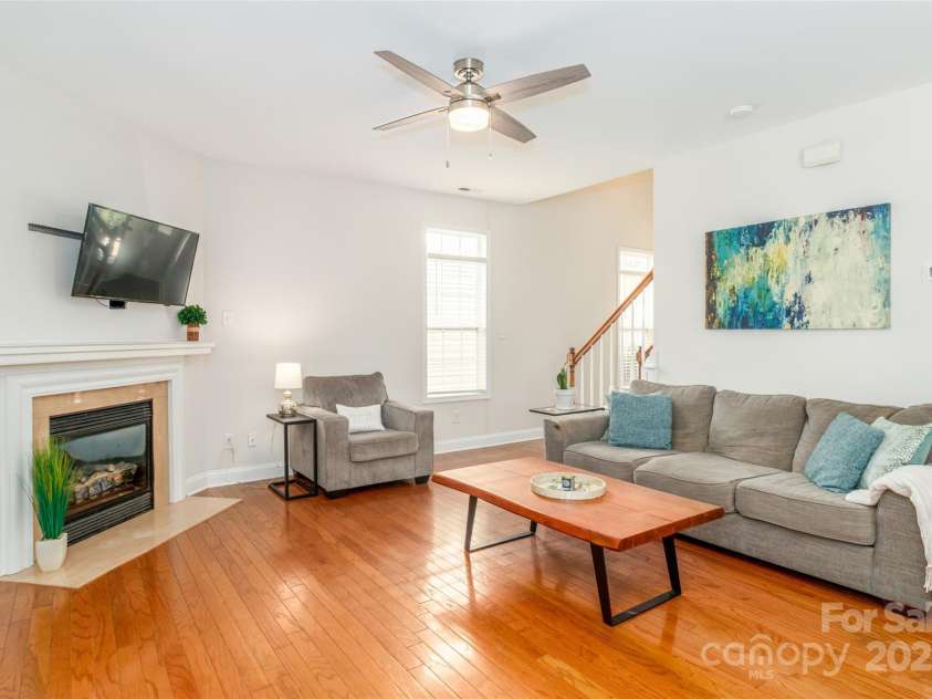 1814 Wilburn Park Lane, Charlotte, NC 28269.  MLS# CAR4291427, YatesRealty ID 33649. 