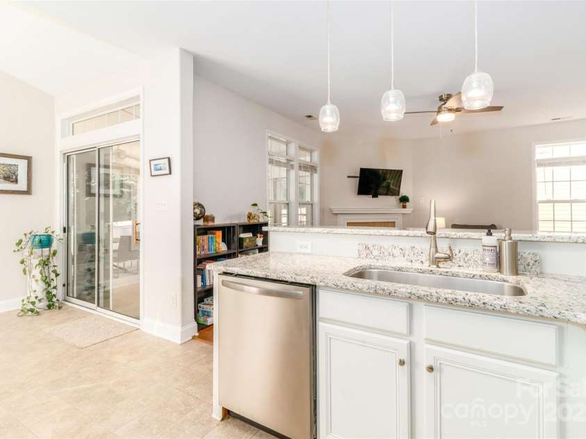 1814 Wilburn Park Lane, Charlotte, NC 28269.  MLS# CAR4291427, YatesRealty ID 33649. 