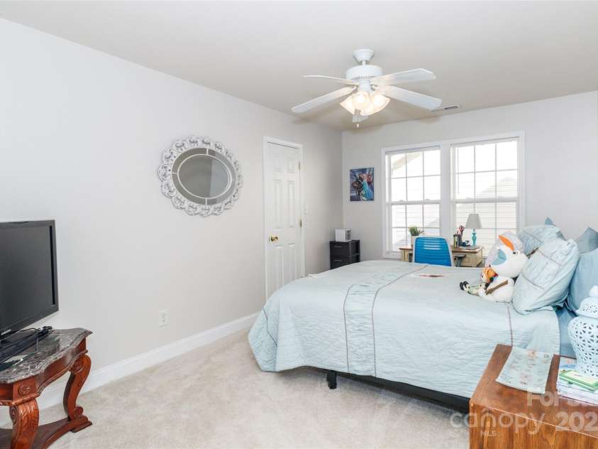 1814 Wilburn Park Lane, Charlotte, NC 28269.  MLS# CAR4291427, YatesRealty ID 33649. Bedroom 3