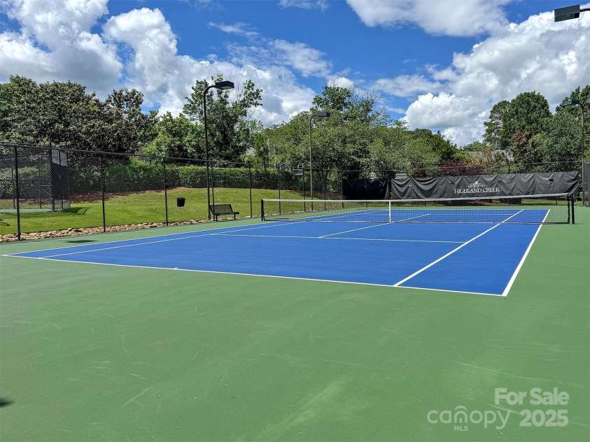 1814 Wilburn Park Lane, Charlotte, NC 28269.  MLS# CAR4291427, YatesRealty ID 33649. TENNIS