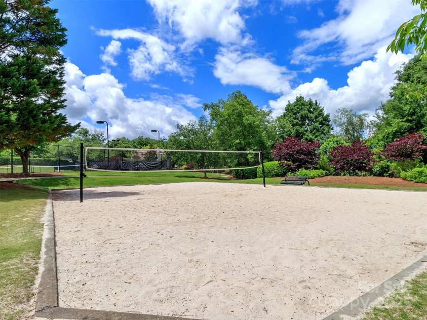 1814 Wilburn Park Lane, Charlotte, NC 28269.  MLS# CAR4291427, YatesRealty ID 33649. Volleyball
