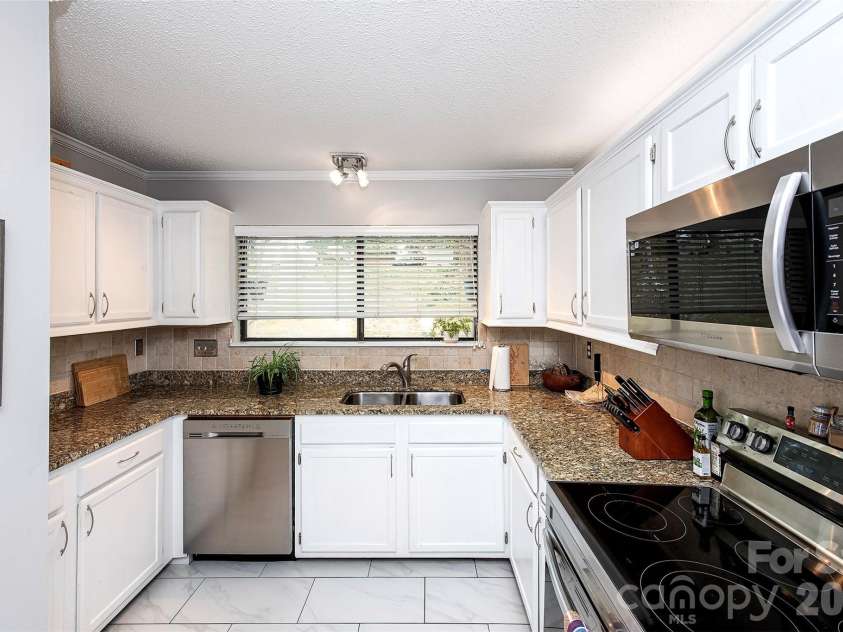 4136 Charlotte Highway, Lake Wylie, SC 29710.  MLS# CAR4397463, YatesRealty ID 33649. 