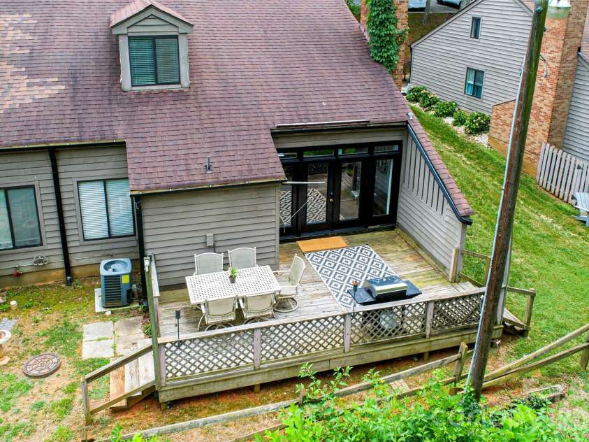 4136 Charlotte Highway, Lake Wylie, SC 29710.  MLS# CAR4397463, YatesRealty ID 33649. 