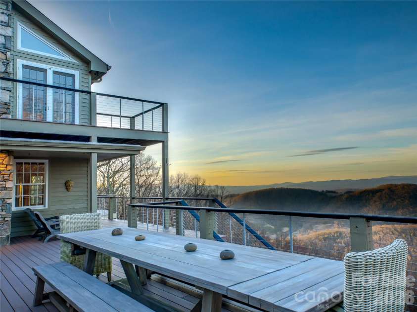 35 Peach Knob Drive, Asheville, NC 28804.  MLS# CAR4331127, YatesRealty ID 3365. 