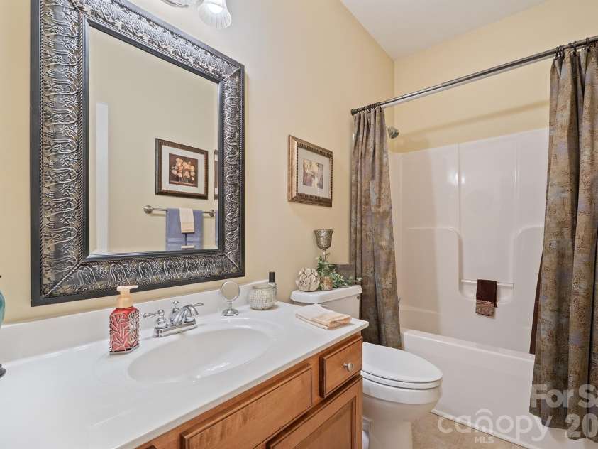 314 River Birch Circle, Mooresville, NC 28115.  MLS# CAR4395045, YatesRealty ID 33650. Guest Hall Bathroom