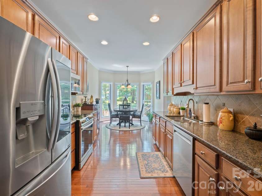 314 River Birch Circle, Mooresville, NC 28115.  MLS# CAR4395045, YatesRealty ID 33650. Large Kitchen
