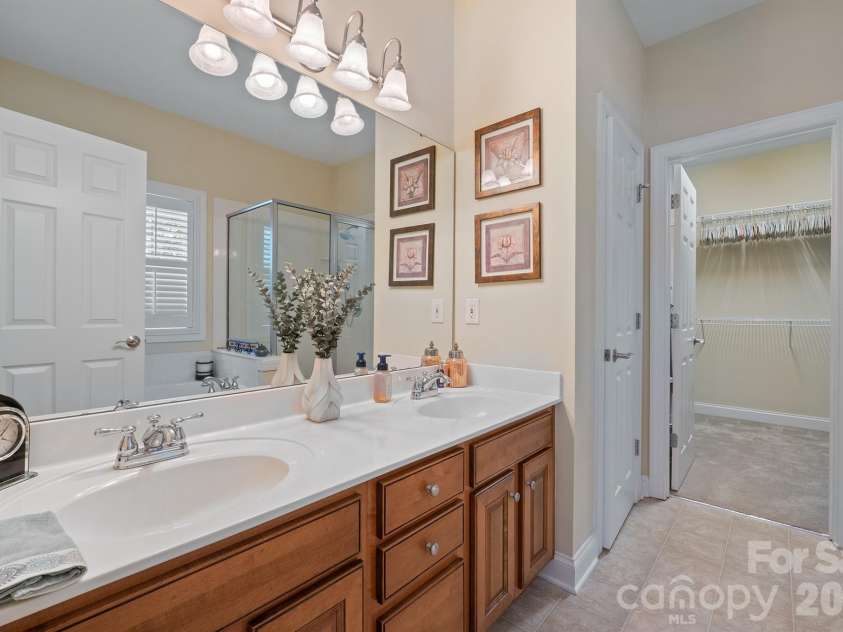 314 River Birch Circle, Mooresville, NC 28115.  MLS# CAR4395045, YatesRealty ID 33650. Primary Bathroom