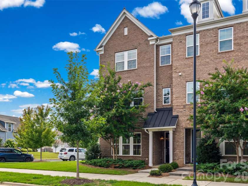 11507 Red Rust Lane, Charlotte, NC 28277.  MLS# CAR4416483, YatesRealty ID 33651. 