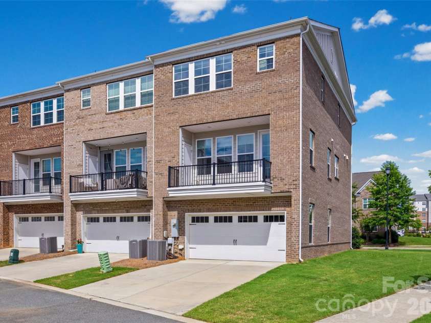 11507 Red Rust Lane, Charlotte, NC 28277.  MLS# CAR4416483, YatesRealty ID 33651. 