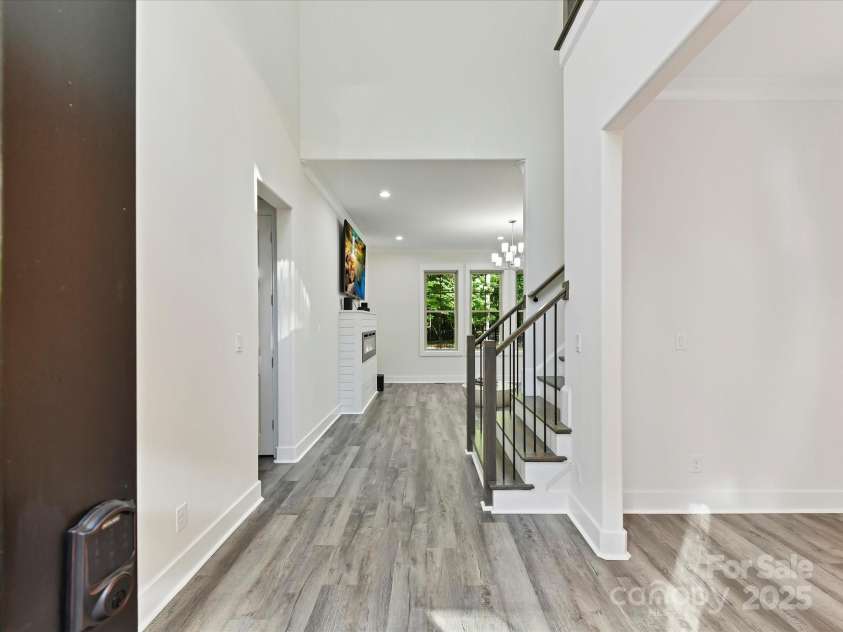 1409 Bloomsberry Lane, Waxhaw, NC 28173.  MLS# CAR4247521, YatesRealty ID 33651. Entry into the foyer and open concept living