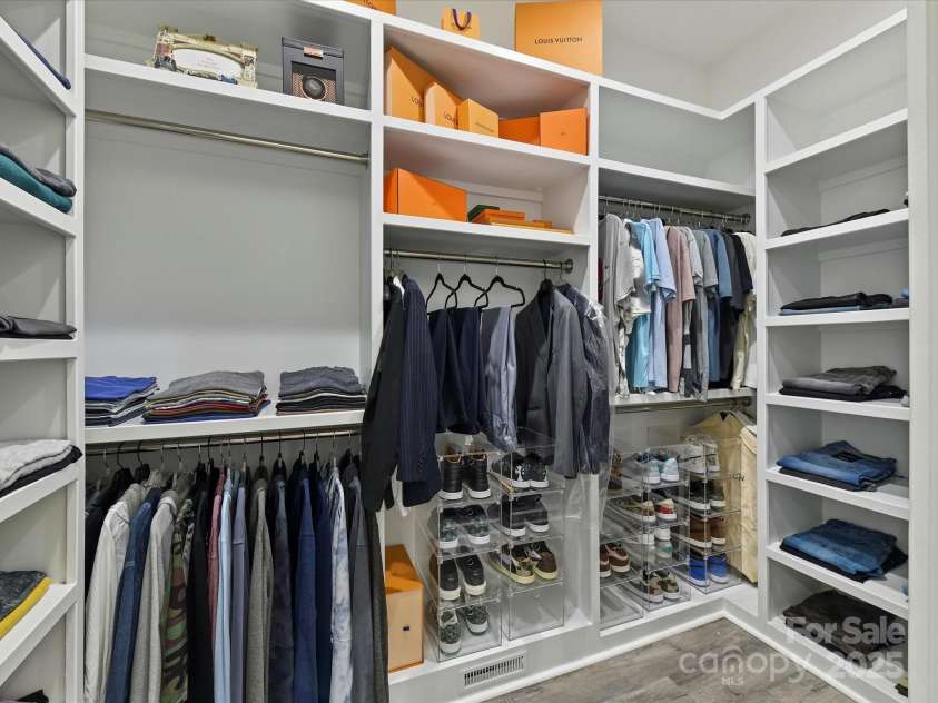 1409 Bloomsberry Lane, Waxhaw, NC 28173.  MLS# CAR4247521, YatesRealty ID 33651. Huge primary custom closet