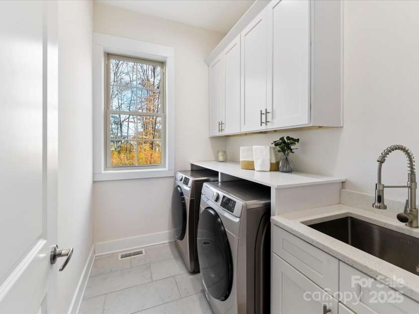 1409 BLOOMSBERRY Lane, Waxhaw, NC 28173.  MLS# CAR4331284, YatesRealty ID 33651. 