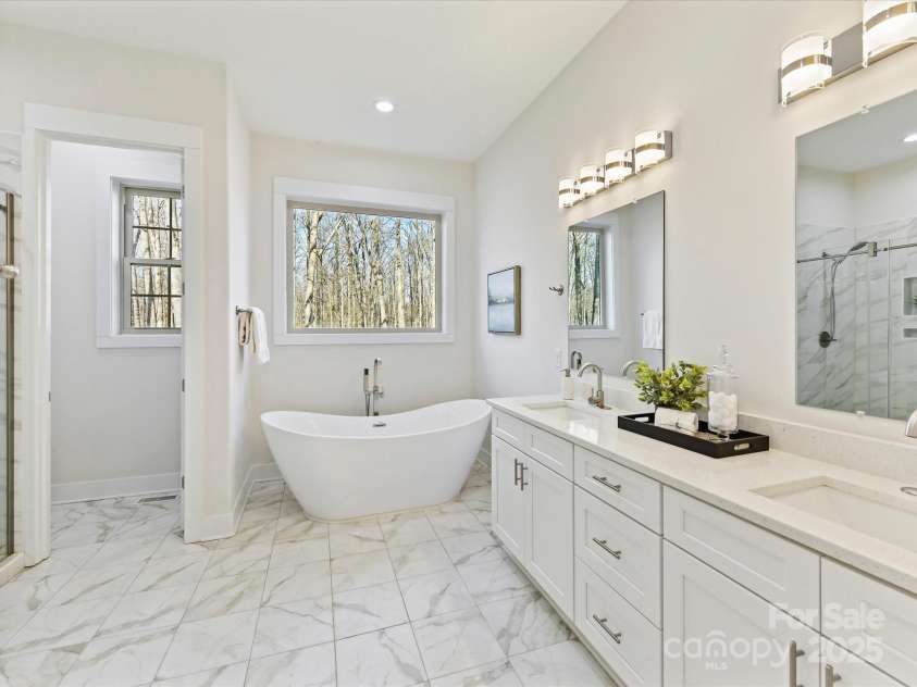 1409 BLOOMSBERRY Lane, Waxhaw, NC 28173.  MLS# CAR4331284, YatesRealty ID 33651. 