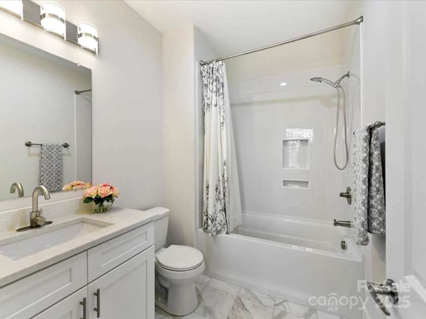 1409 BLOOMSBERRY Lane, Waxhaw, NC 28173.  MLS# CAR4331284, YatesRealty ID 33651. 