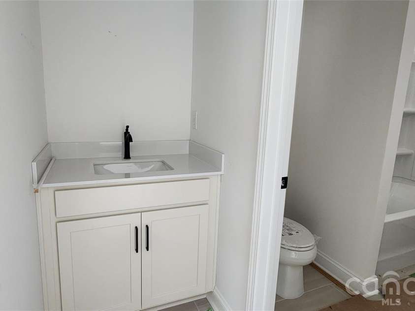 514 Cottage Garden Lane, Belmont, NC 28012.  MLS# CAR4325164, YatesRealty ID 33652. Bed 3 Private Bathroom Vanity